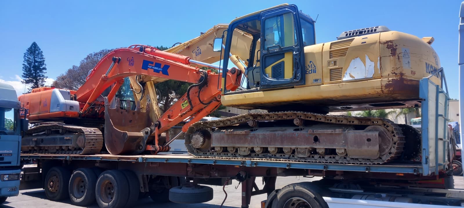 Trailer con 2 Escavatori